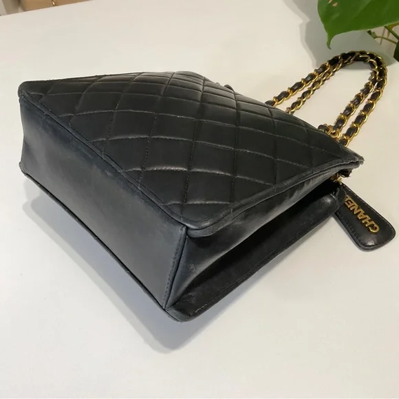 ❌NOT AVAILABLE❌ Vintage 1997 Chanel Navy Blue CC Handbag 24K Gold Hardware - Picture 12 of 16